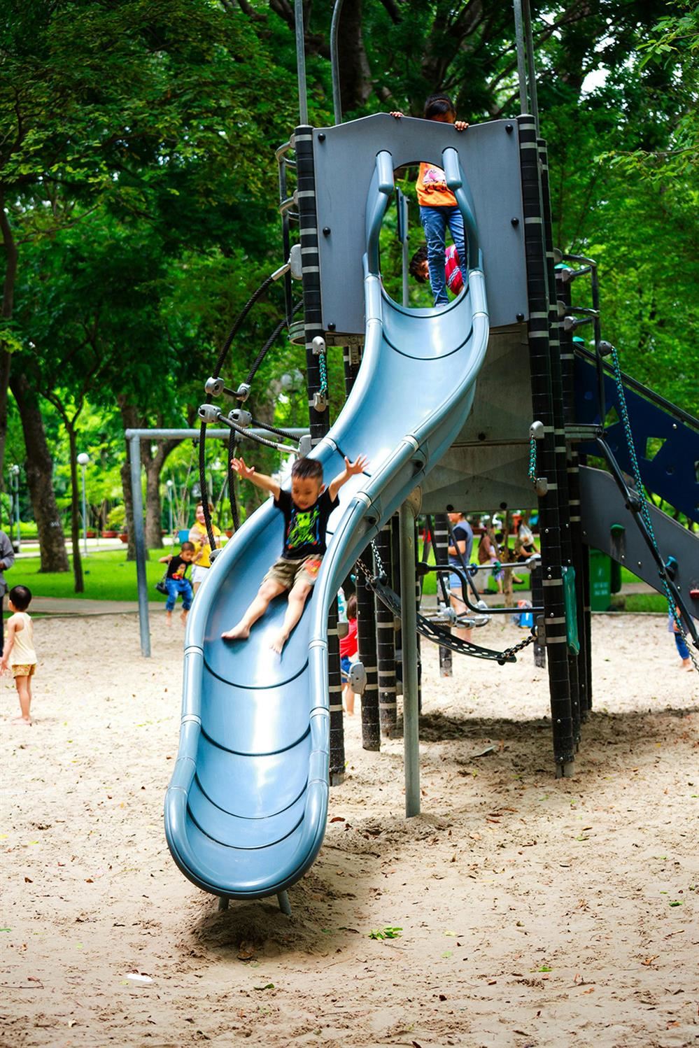  kids on slide